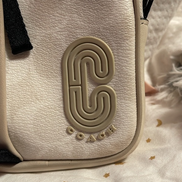 Coach side 👜 - Picture 2 of 9